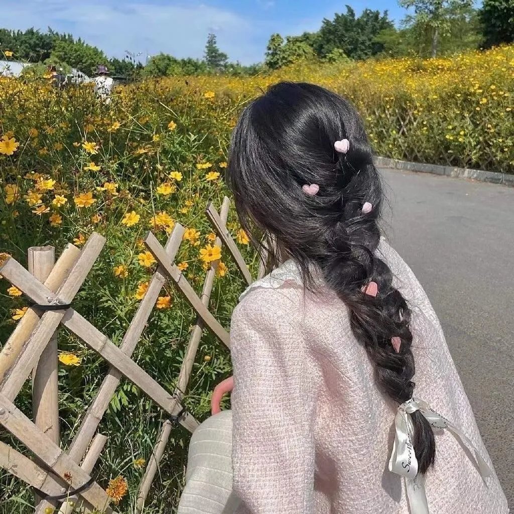 两个四月海报
