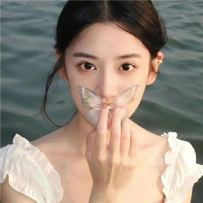 野蛮师姐海报